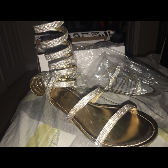 Flat - Picture 1 of 3